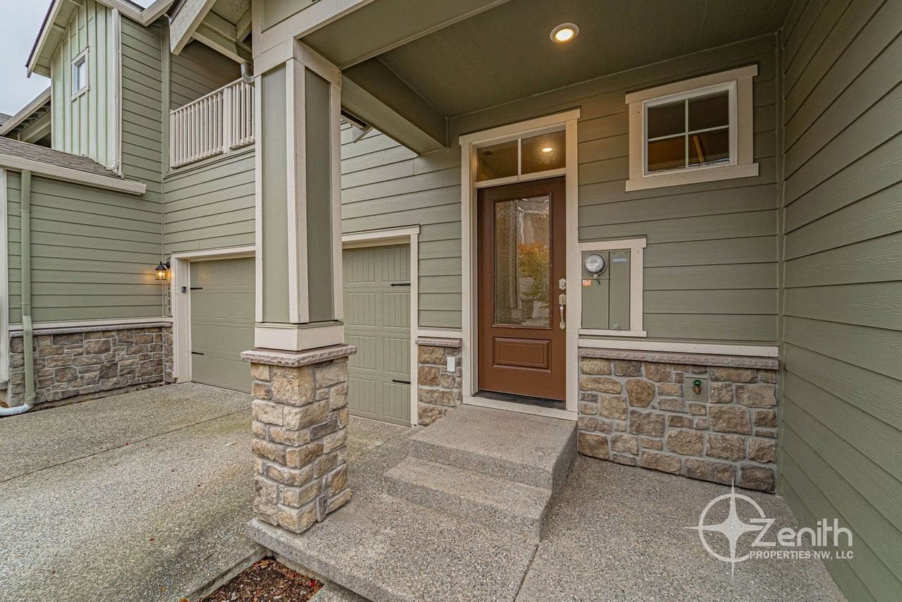 2009 Ne 102nd Cir - Photo 4 of 38