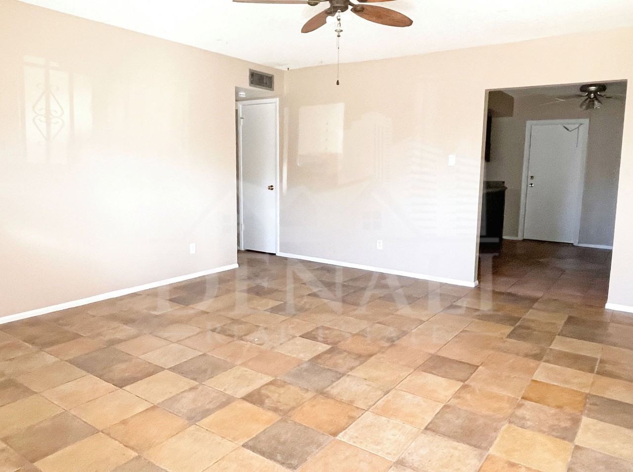 410 E Desert Dr - Photo 3 of 16