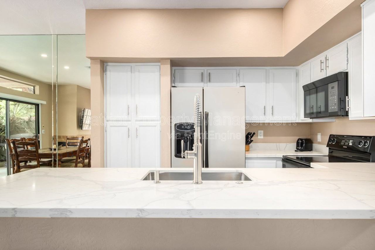 9705 E Mountain View Rd #1015 - Photo 7 of 38