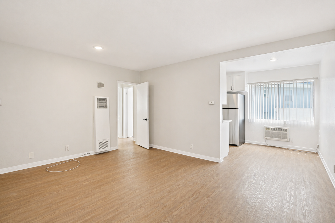 12323 Texas Ave - Photo 6 of 35
