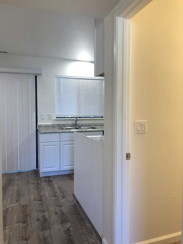 216 University St #A - Photo 3 of 20