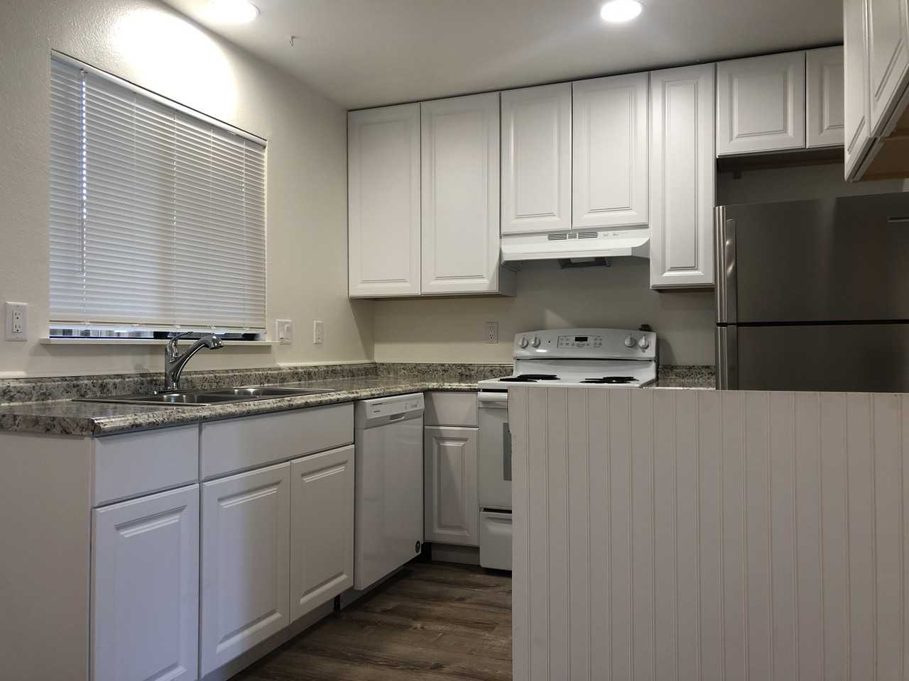 216 University St #A - Photo 4 of 20