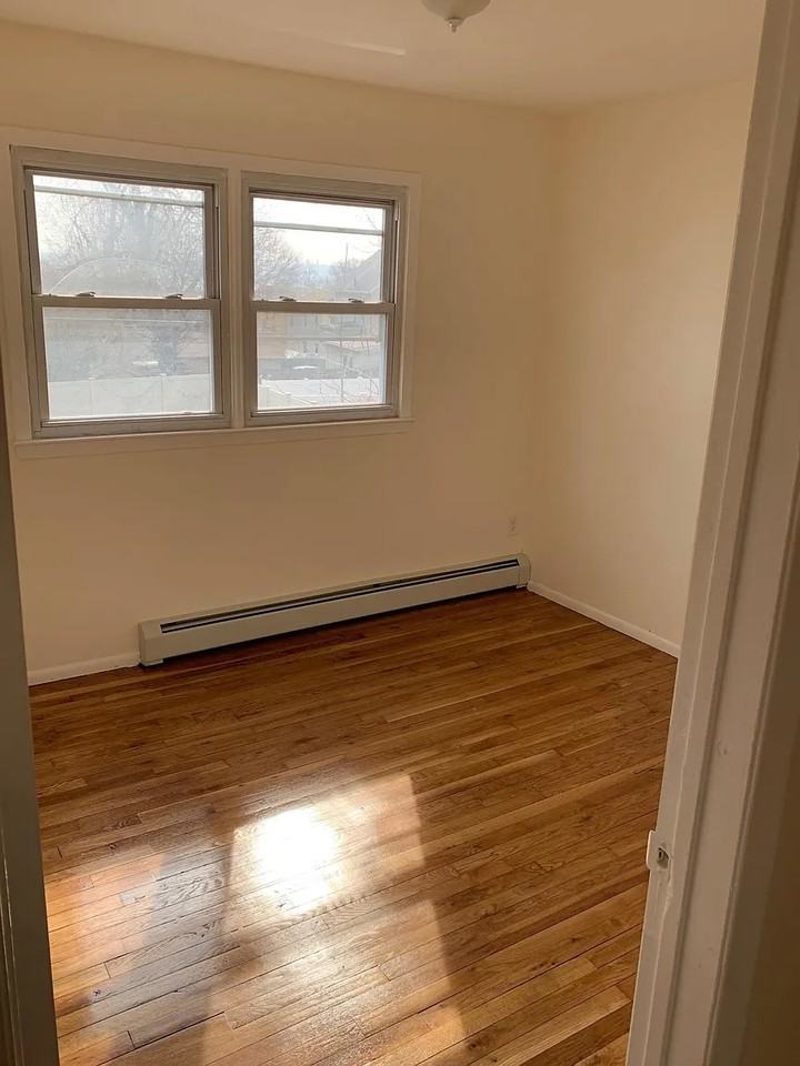 119 Jackson Ave #2 - Photo 7 of 9