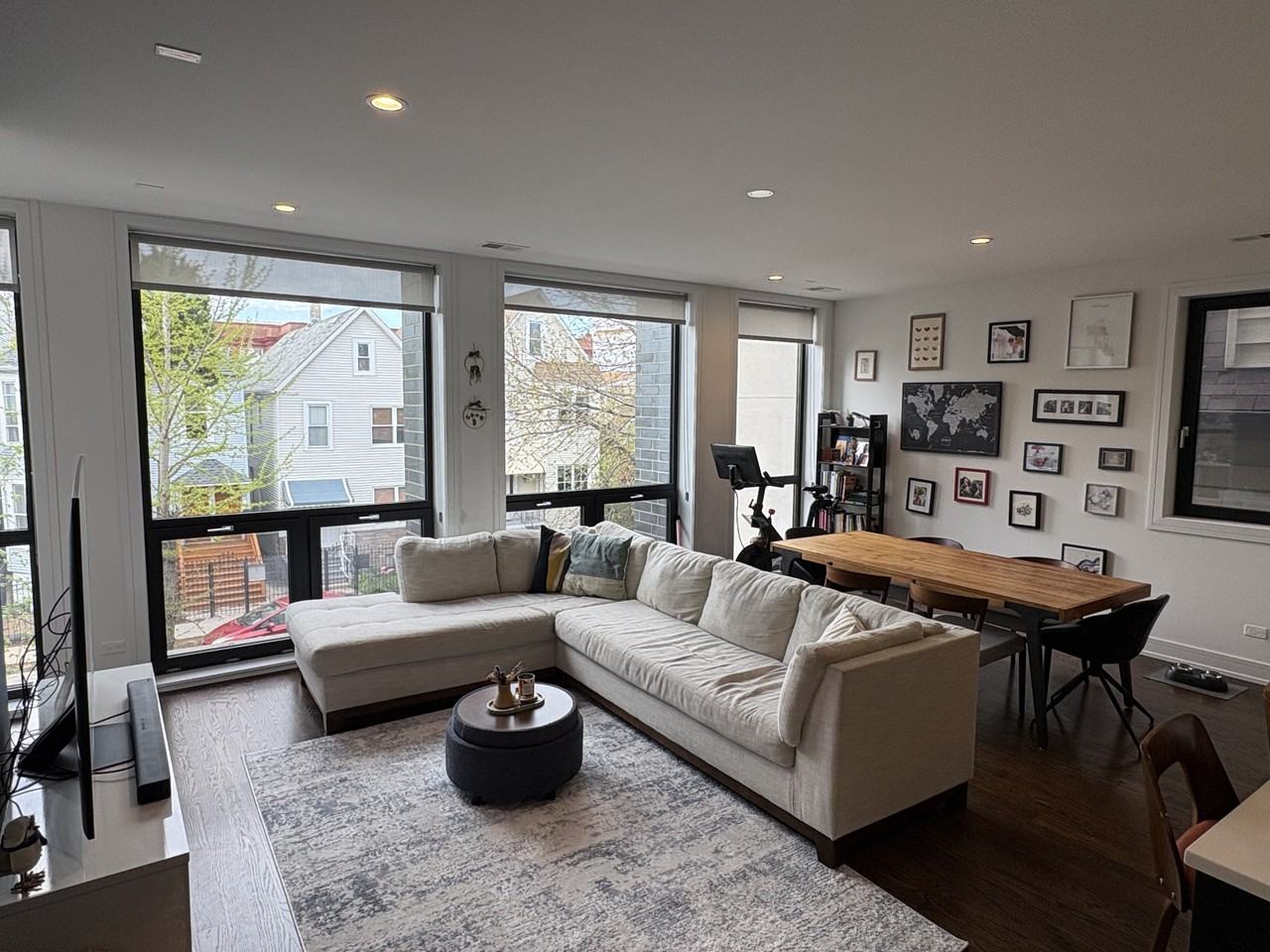 3137 W Lyndale St #2 - Photo 3 of 16