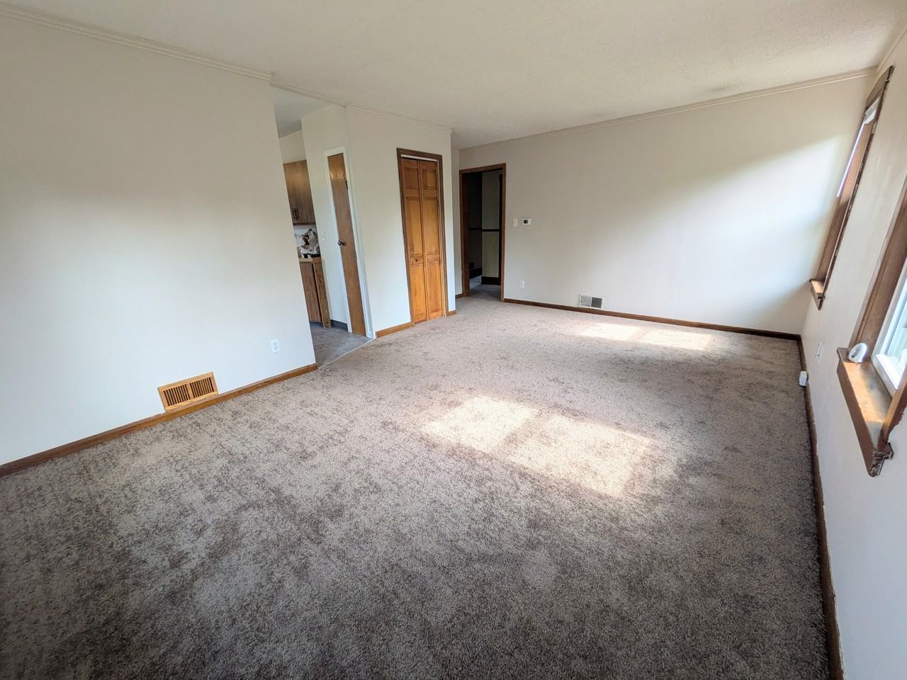 118 Harding Ave #2ndFL - Photo 2 of 12