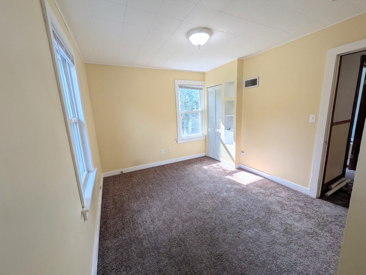 118 Harding Ave #2ndFL - Photo 5 of 12