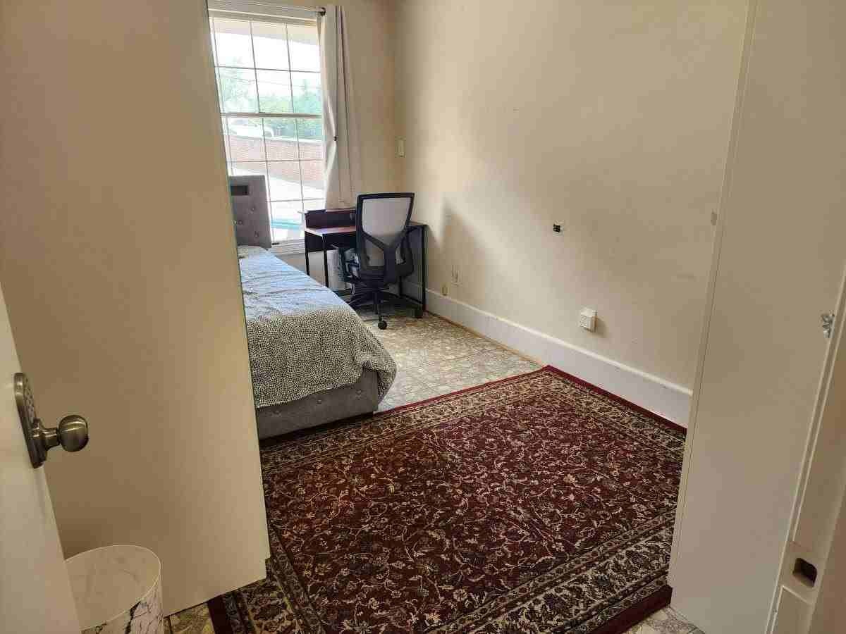 3606 Annandale Rd - Photo 3 of 11