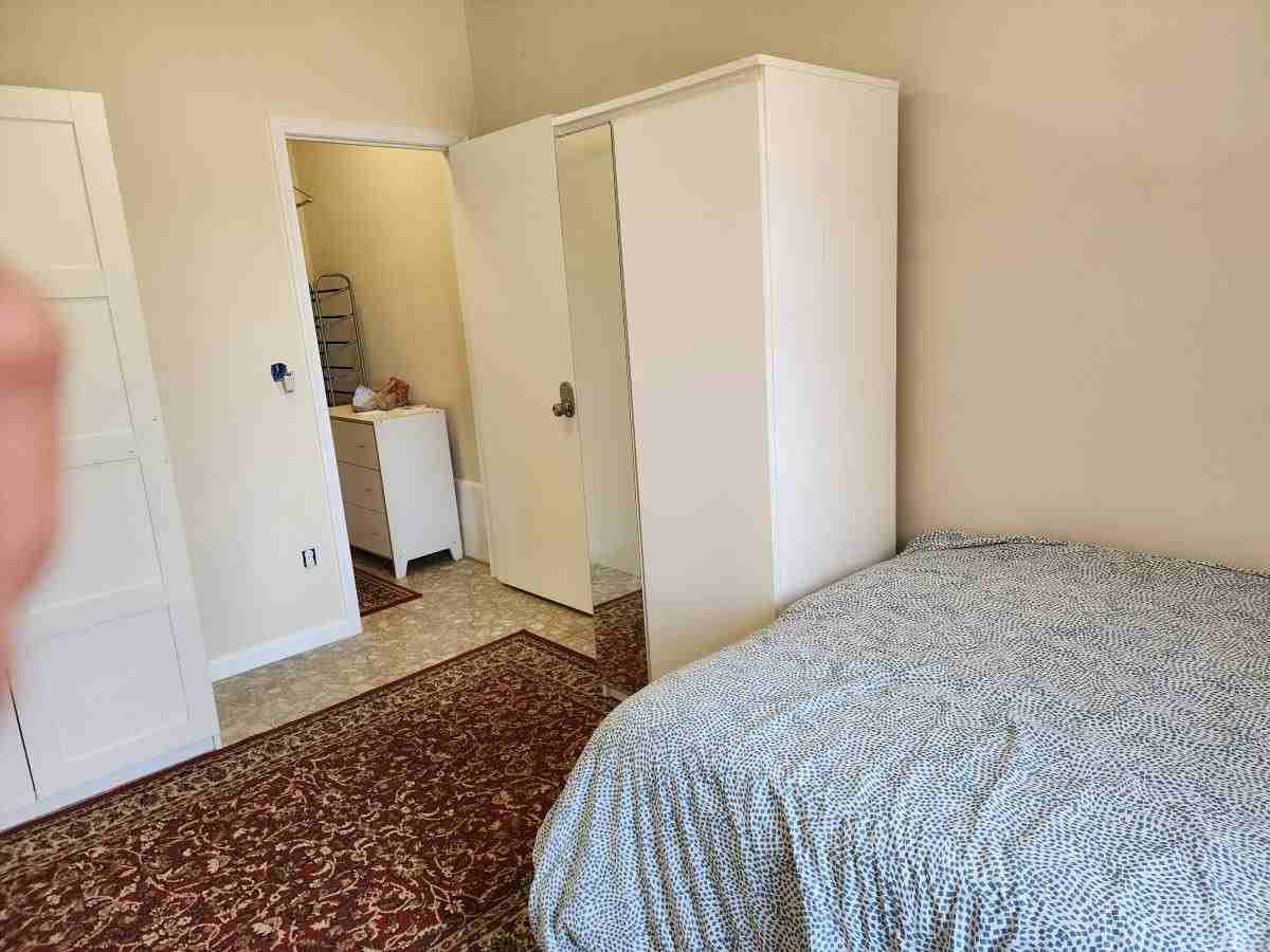 3606 Annandale Rd - Photo 4 of 11