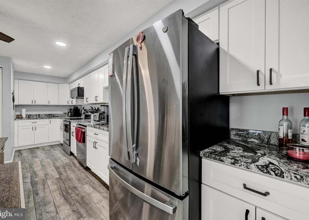 300 Long Cove Ln #300 - Photo 6 of 22