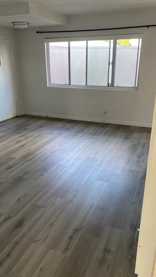 1030 Pleasantview Ave #4 - Photo 2 of 14