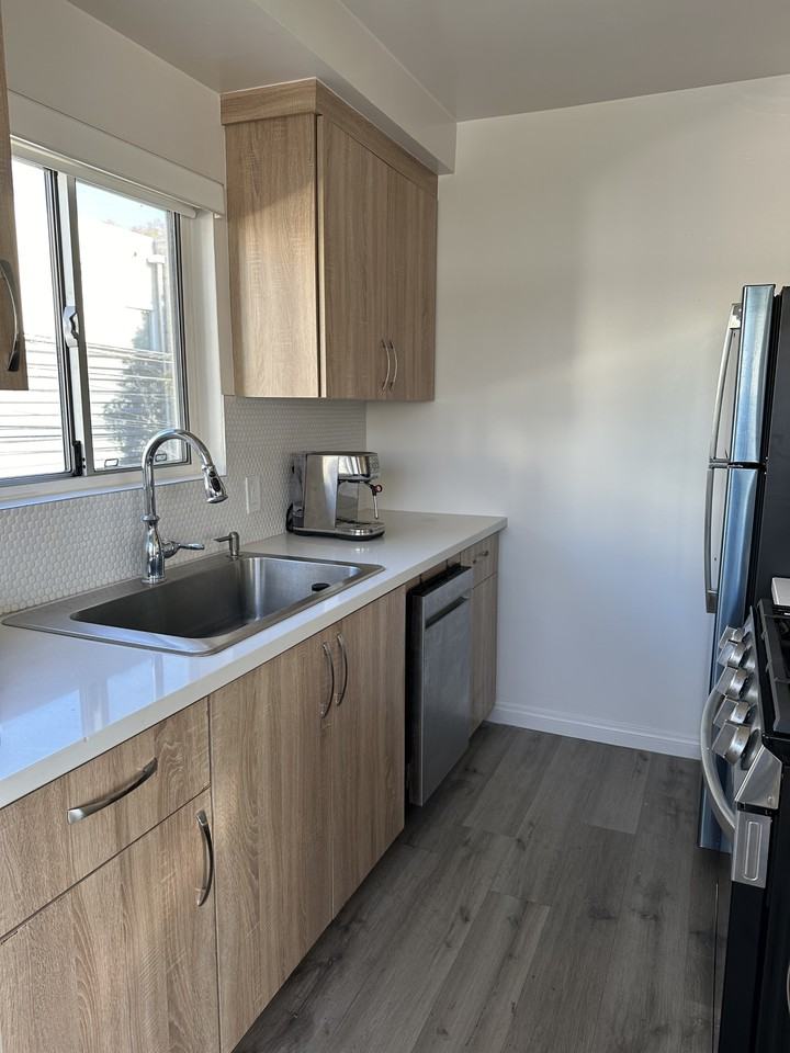 1030 Pleasantview Ave #4 - Photo 5 of 14