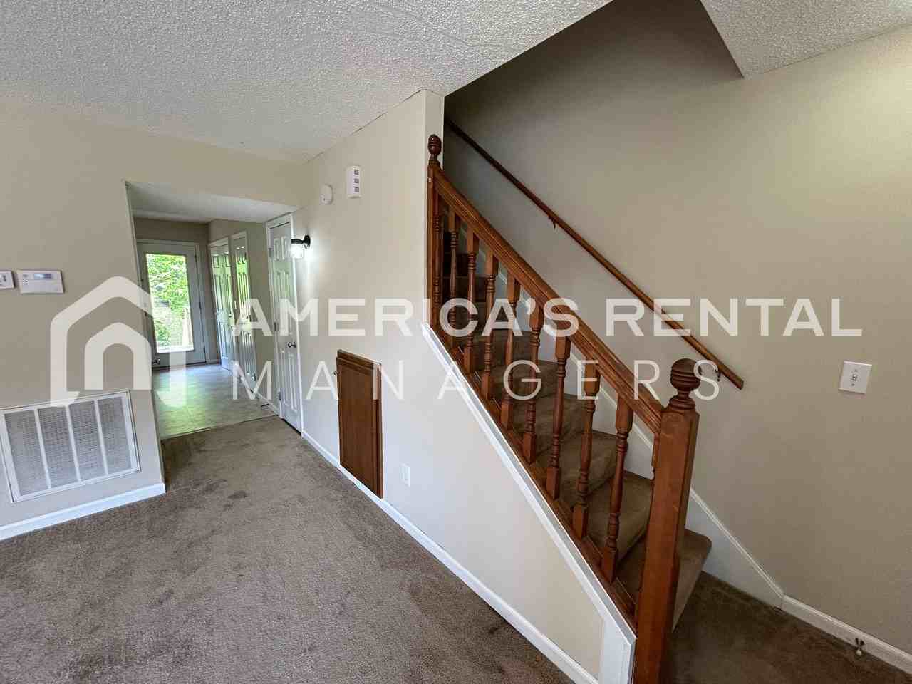 5136 Falling Creek Ln - Photo 4 of 32