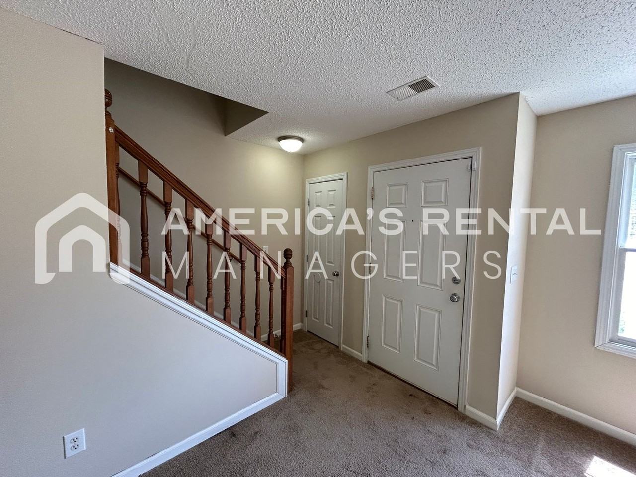 5136 Falling Creek Ln - Photo 5 of 32