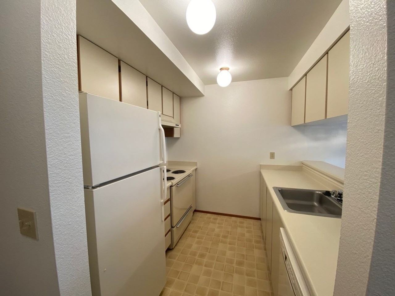 Shorecrest Apartments - Photo 2 of 16