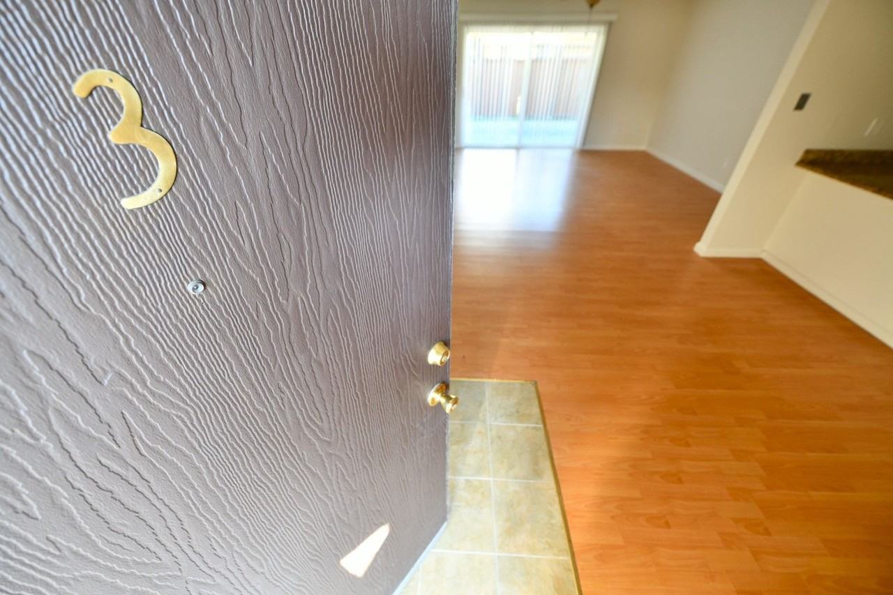 900 Alvarez Avenue - Photo 4 of 24