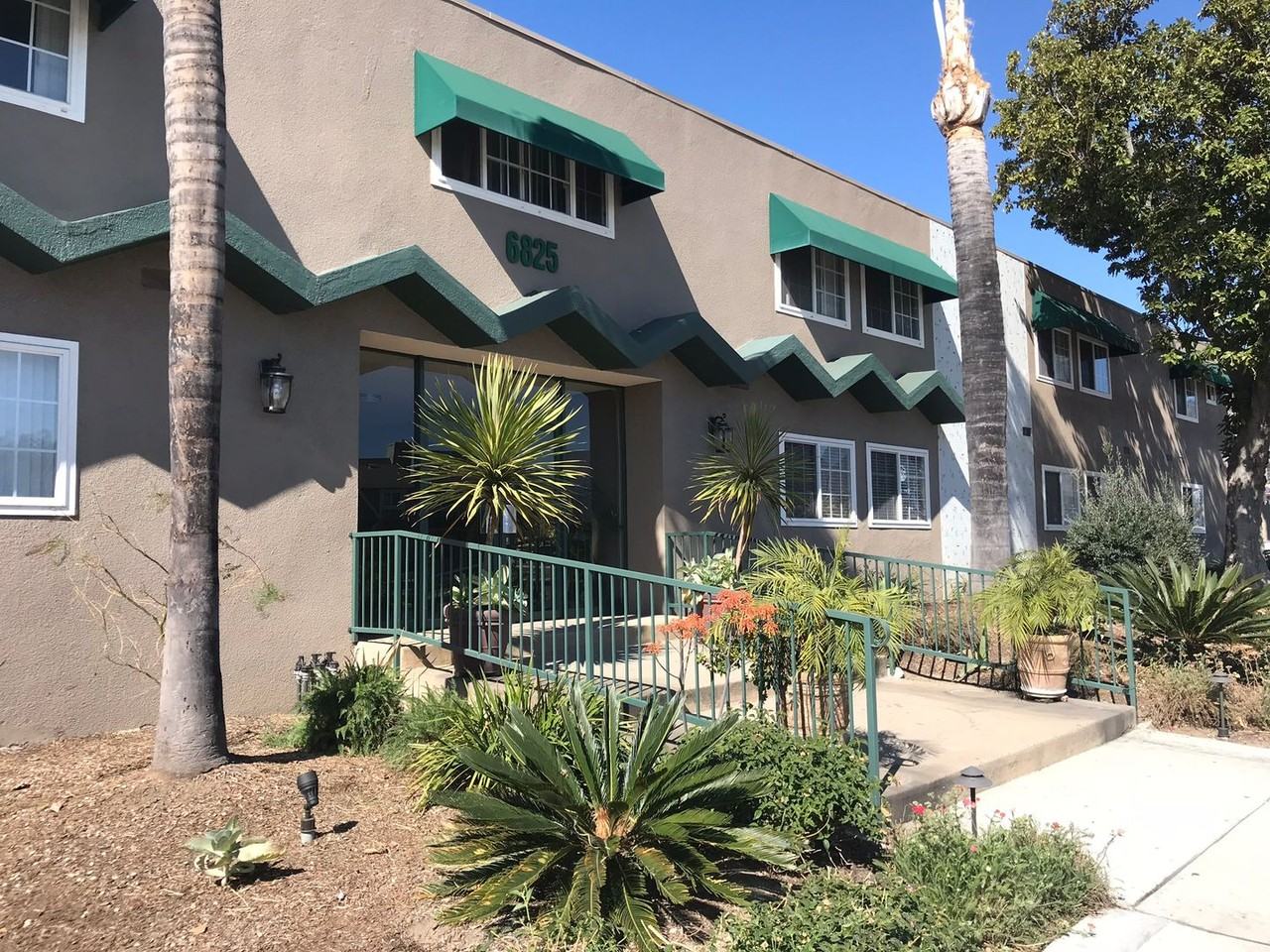 Large and Refurbished 1,2,and 3 Bedroom Comfortable Units - Photo 2 of 50