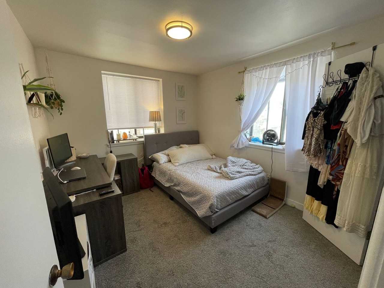 2555 N Farwell Ave - Photo 5 of 7