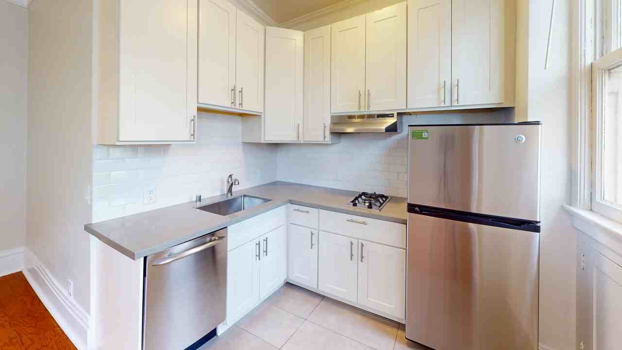 685 Geary Street - Photo 3 of 27