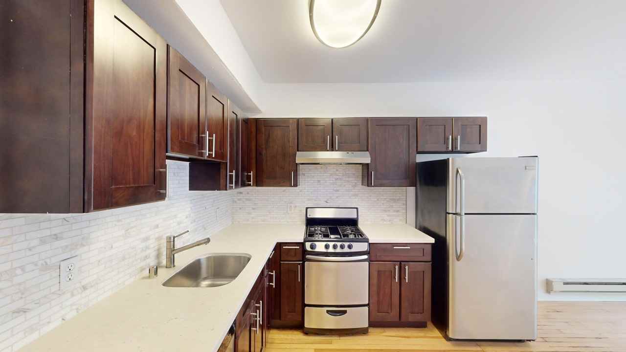 685 Geary Street - Photo 7 of 27
