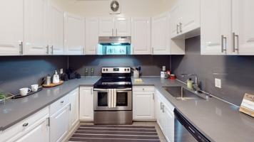 featured image of 950 Franklin St