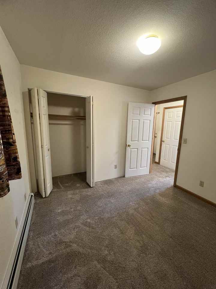 201 W Geyser St #A - Photo 6 of 31