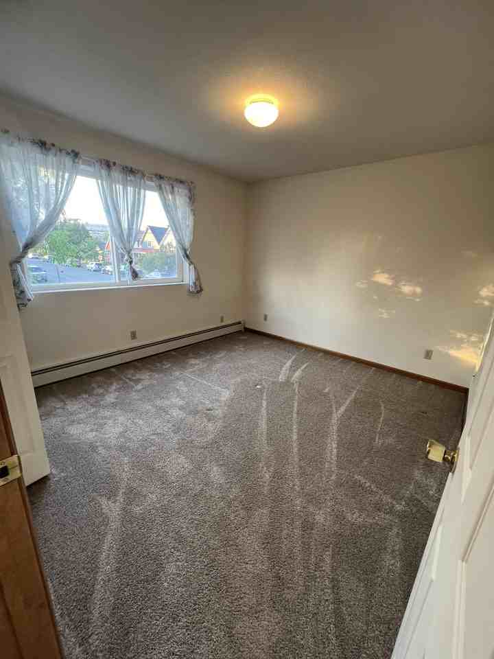 201 W Geyser St #A - Photo 4 of 31