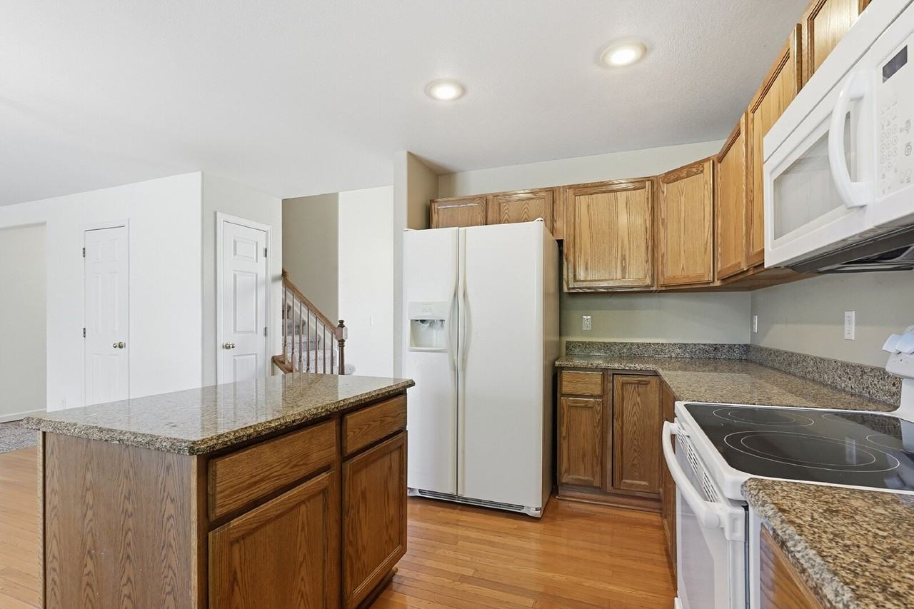 2793 Dharma Ave - Photo 5 of 38