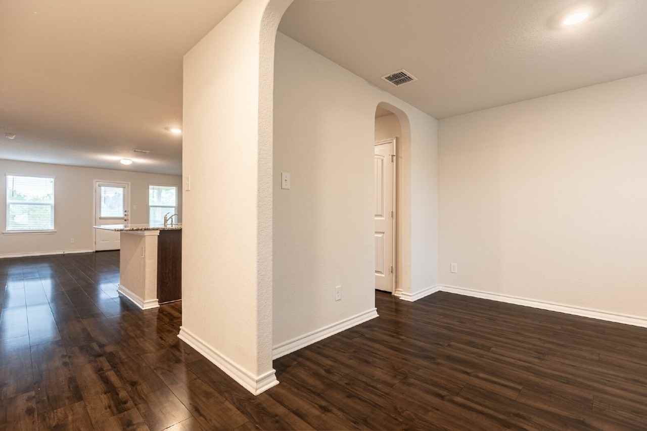 2918 Lindenwood Run - Photo 3 of 45