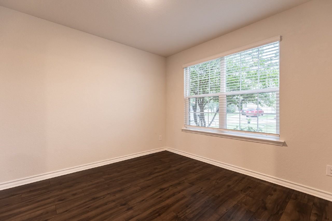 2918 Lindenwood Run - Photo 4 of 45