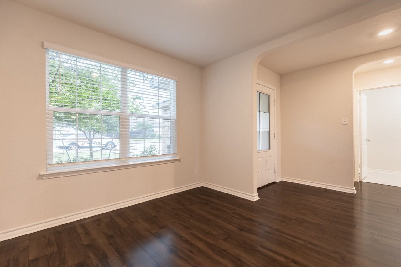 2918 Lindenwood Run - Photo 6 of 45