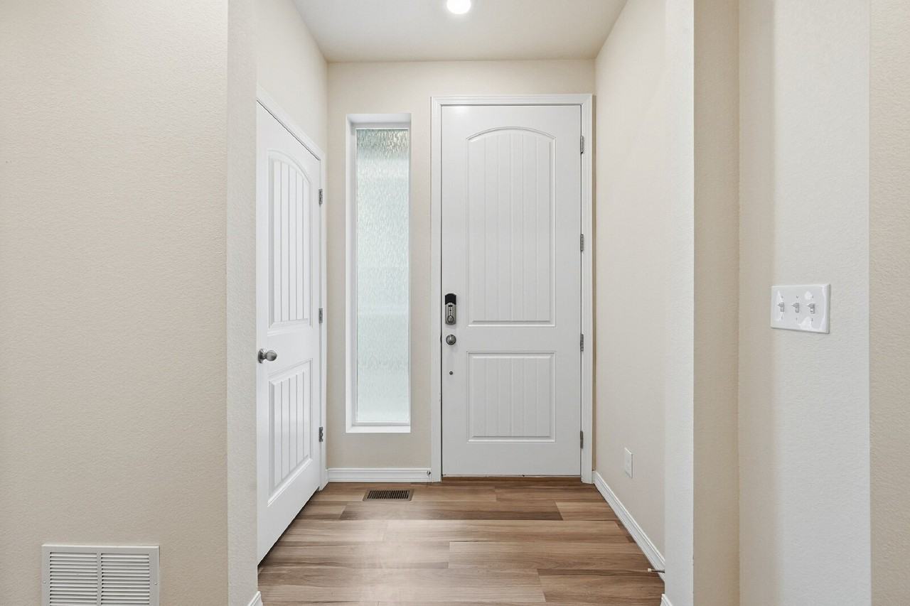 5707 Heathland Ter - Photo 3 of 43