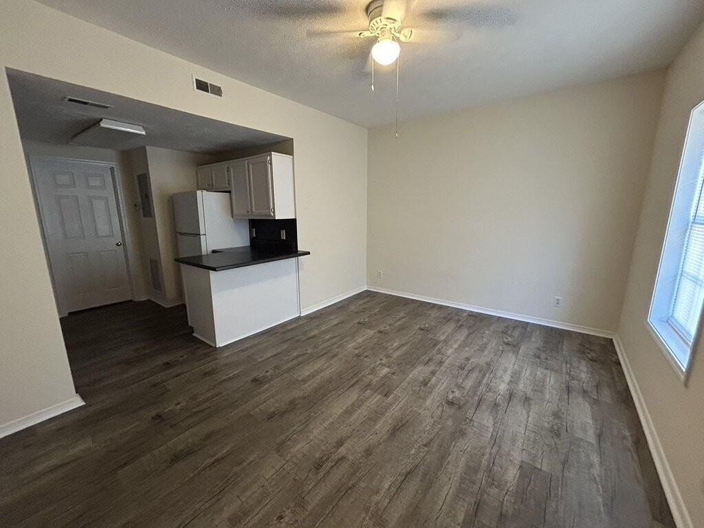 1322 Autumn Ave #B14 - Photo 2 of 10