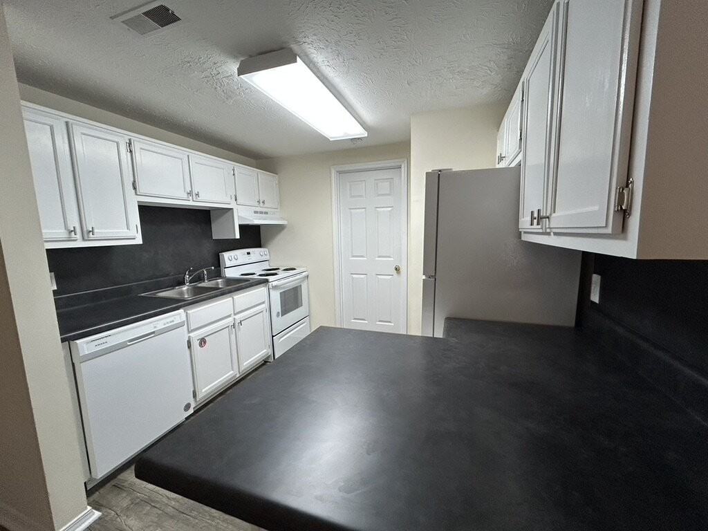 1322 Autumn Ave #B14 - Photo 5 of 10