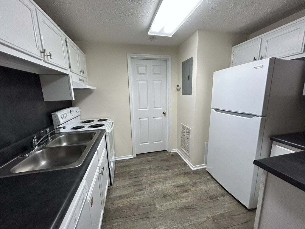 1322 Autumn Ave #B14 - Photo 6 of 10