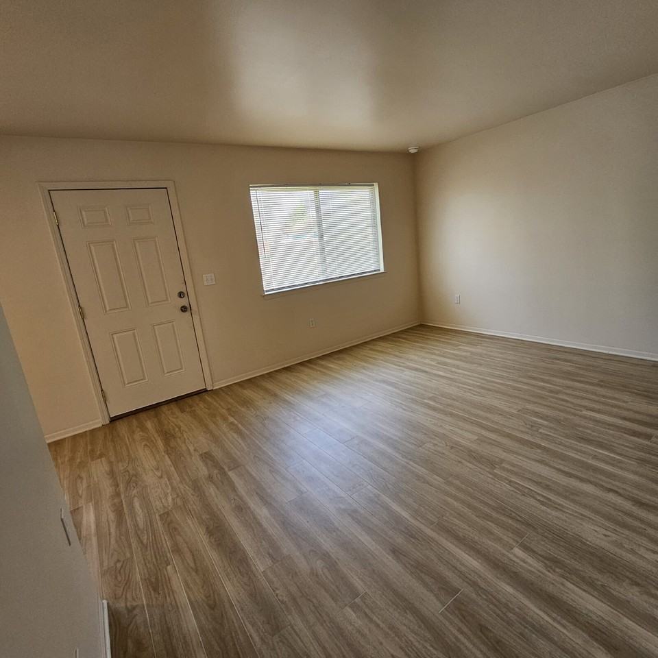 34264 Genereaux St - Photo 3 of 18