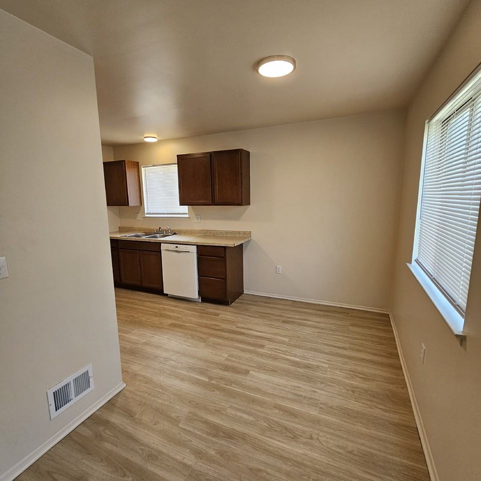 34264 Genereaux St - Photo 4 of 18