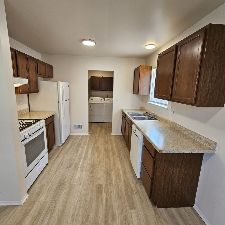 34264 Genereaux St - Photo 5 of 18