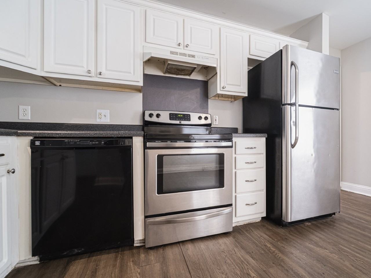 807 King Arthur Dr - Photo 7 of 29