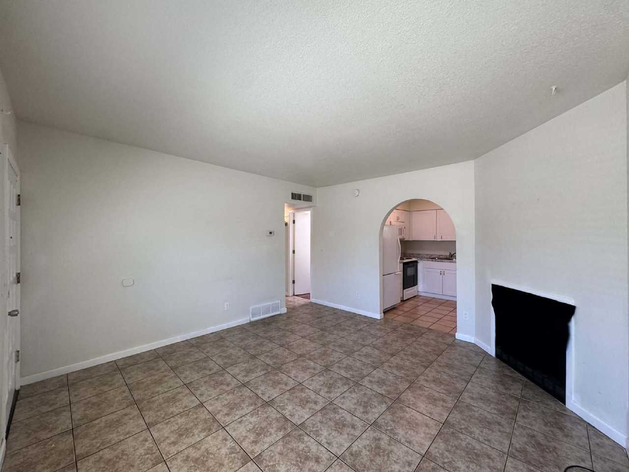 3525 E Flower St #5 - Photo 3 of 14