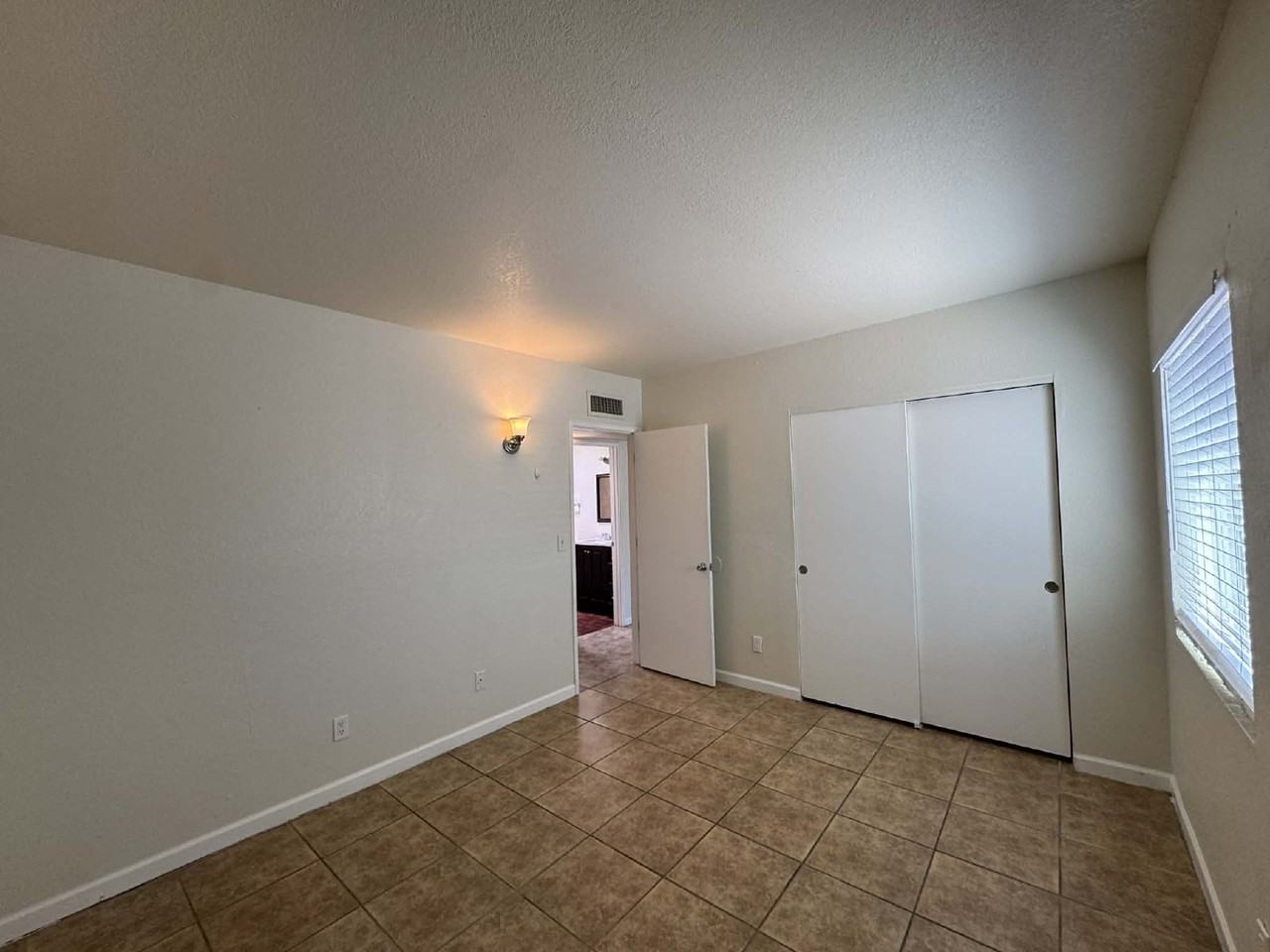 3525 E Flower St #5 - Photo 7 of 14
