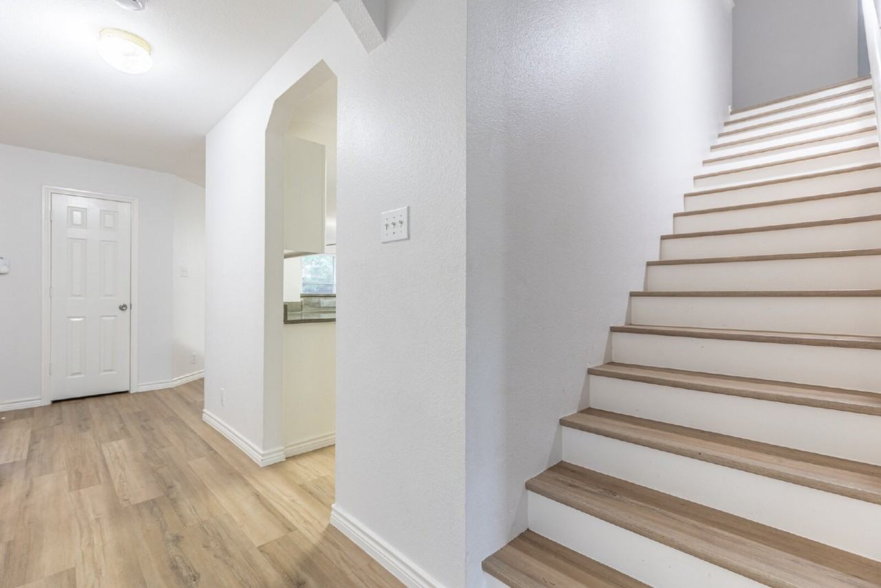 228 Sophia Cir - Photo 7 of 42