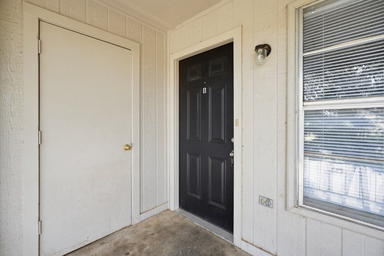 7406 Waco Ave #B - Photo 2 of 10