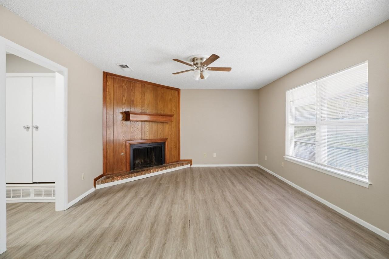 7406 Waco Ave #B - Photo 3 of 10