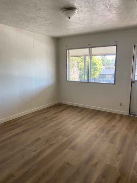 3460 Brinker Ave - Photo 2 of 5