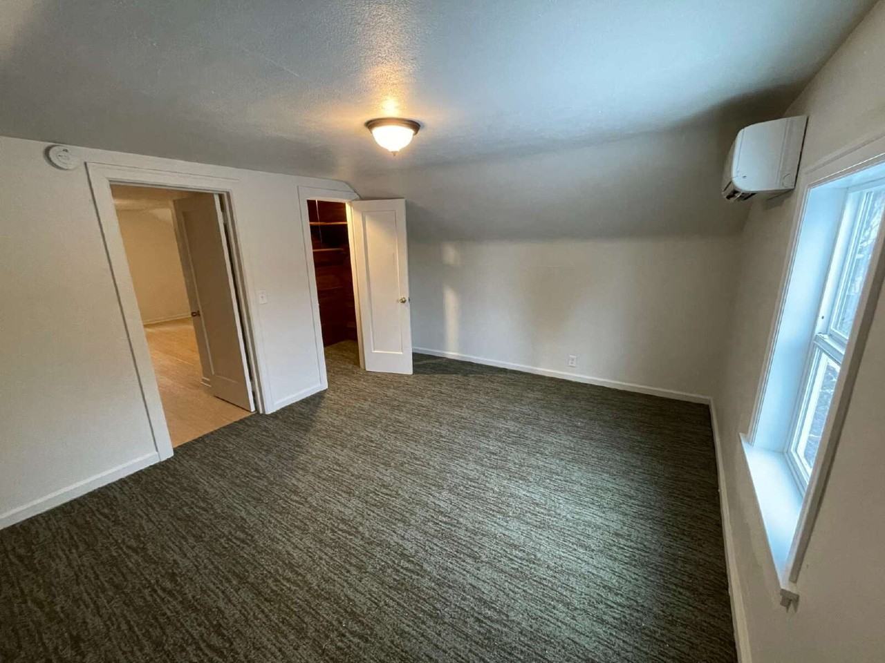 820 E 26th Ave - Photo 7 of 11