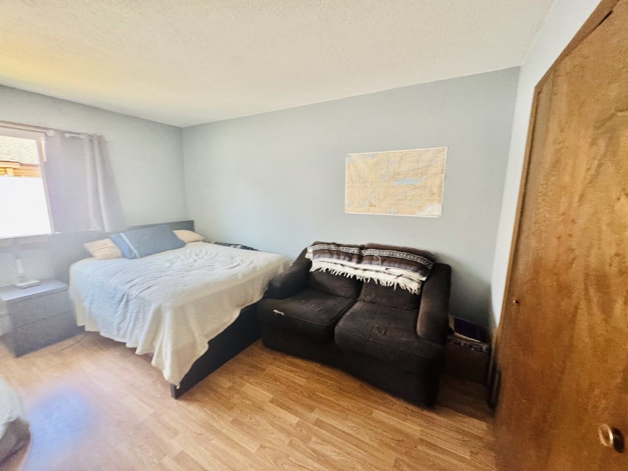 2563 Alabama Ave S - Photo 4 of 18