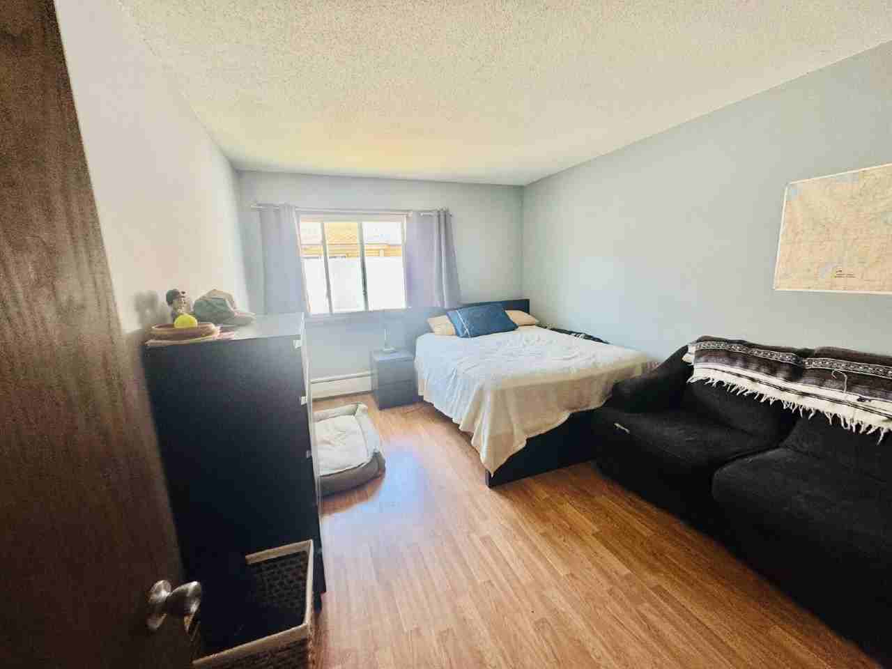 2563 Alabama Ave S - Photo 5 of 18