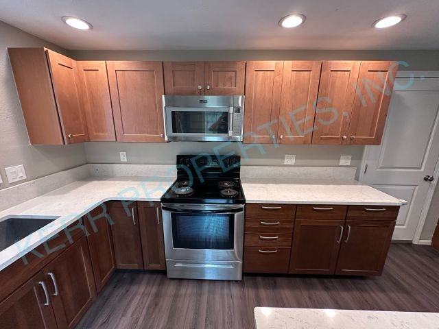 3238 Se Filbert St - Photo 6 of 20