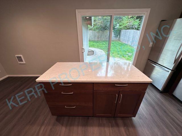 3238 Se Filbert St - Photo 7 of 20