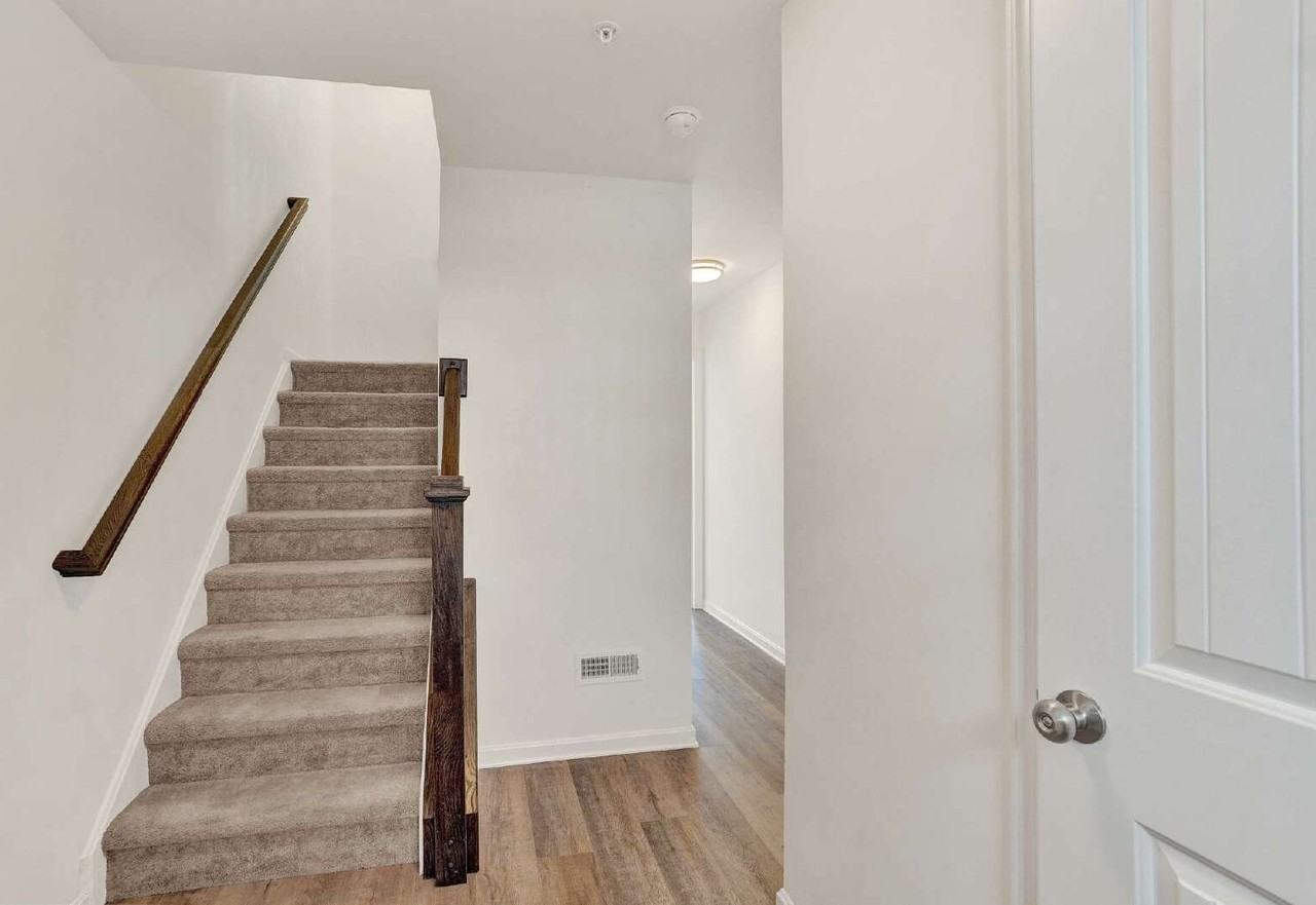 345 Avon Dr - Photo 4 of 28